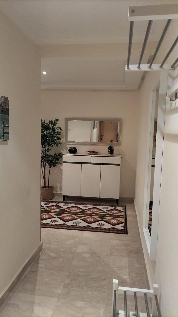 מרקש Beautiful, Great Equipped 122 M Holiday Apartment Near Majorelle Garden And Gueliz With Pool Views And A Large Balcony And Terrace מראה חיצוני תמונה
