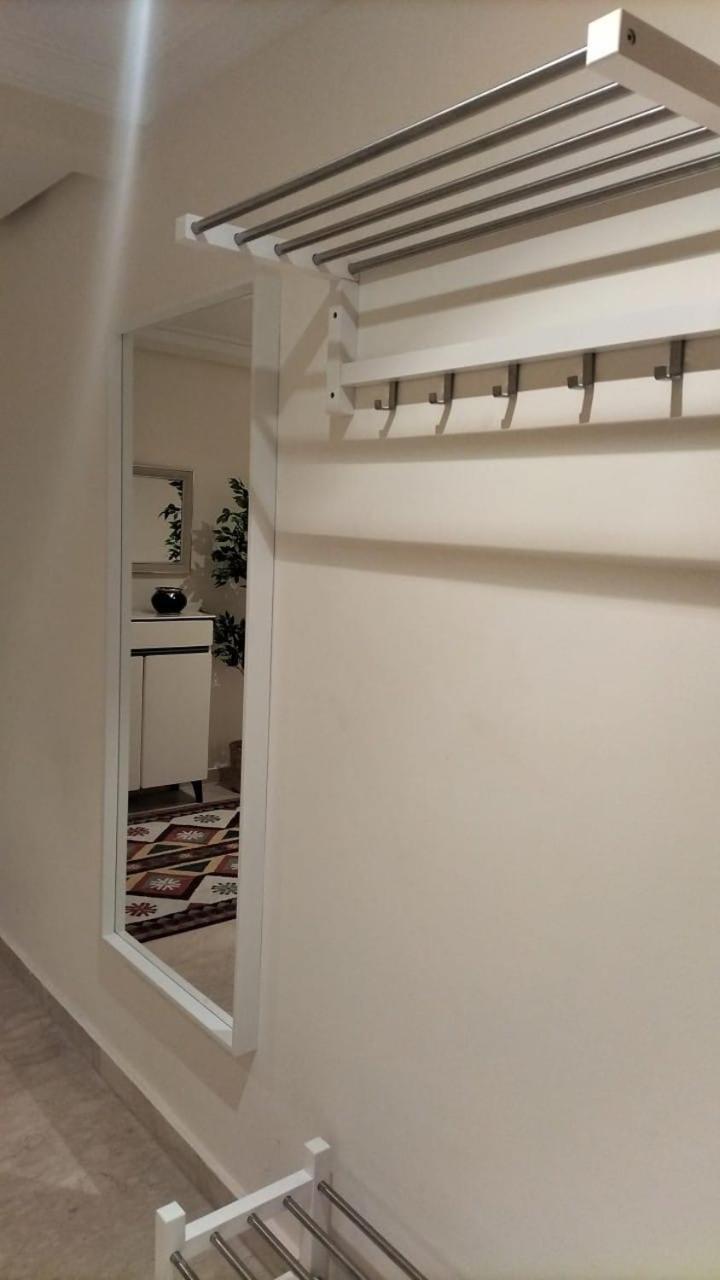 מרקש Beautiful, Great Equipped 122 M Holiday Apartment Near Majorelle Garden And Gueliz With Pool Views And A Large Balcony And Terrace מראה חיצוני תמונה