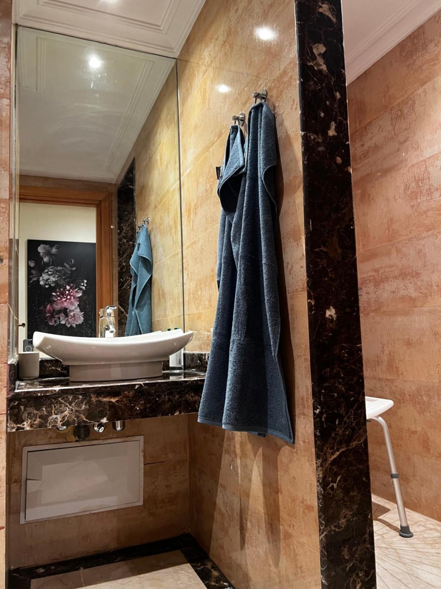 מרקש Beautiful, Great Equipped 122 M Holiday Apartment Near Majorelle Garden And Gueliz With Pool Views And A Large Balcony And Terrace מראה חיצוני תמונה