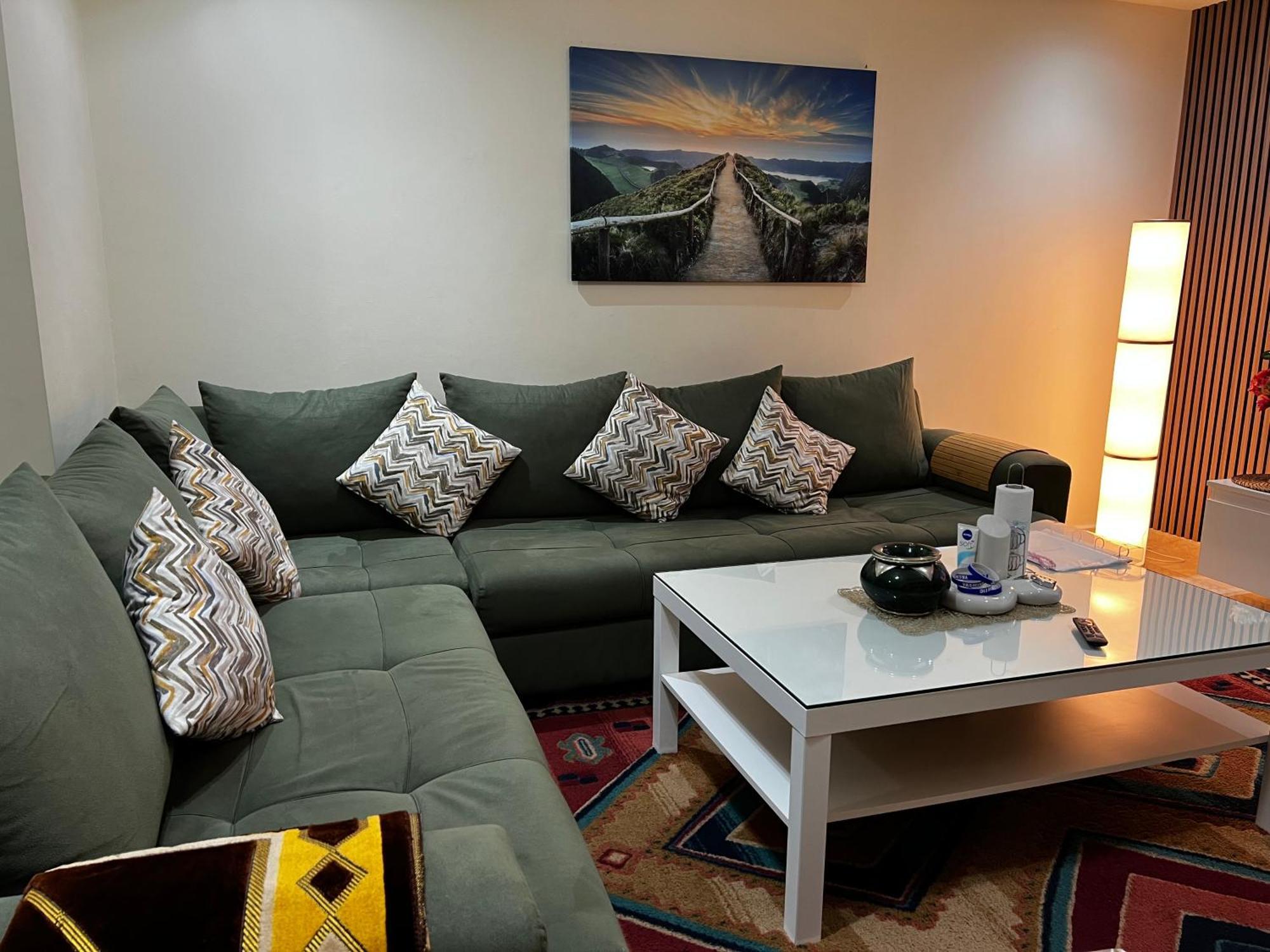 מרקש Beautiful, Great Equipped 122 M Holiday Apartment Near Majorelle Garden And Gueliz With Pool Views And A Large Balcony And Terrace מראה חיצוני תמונה
